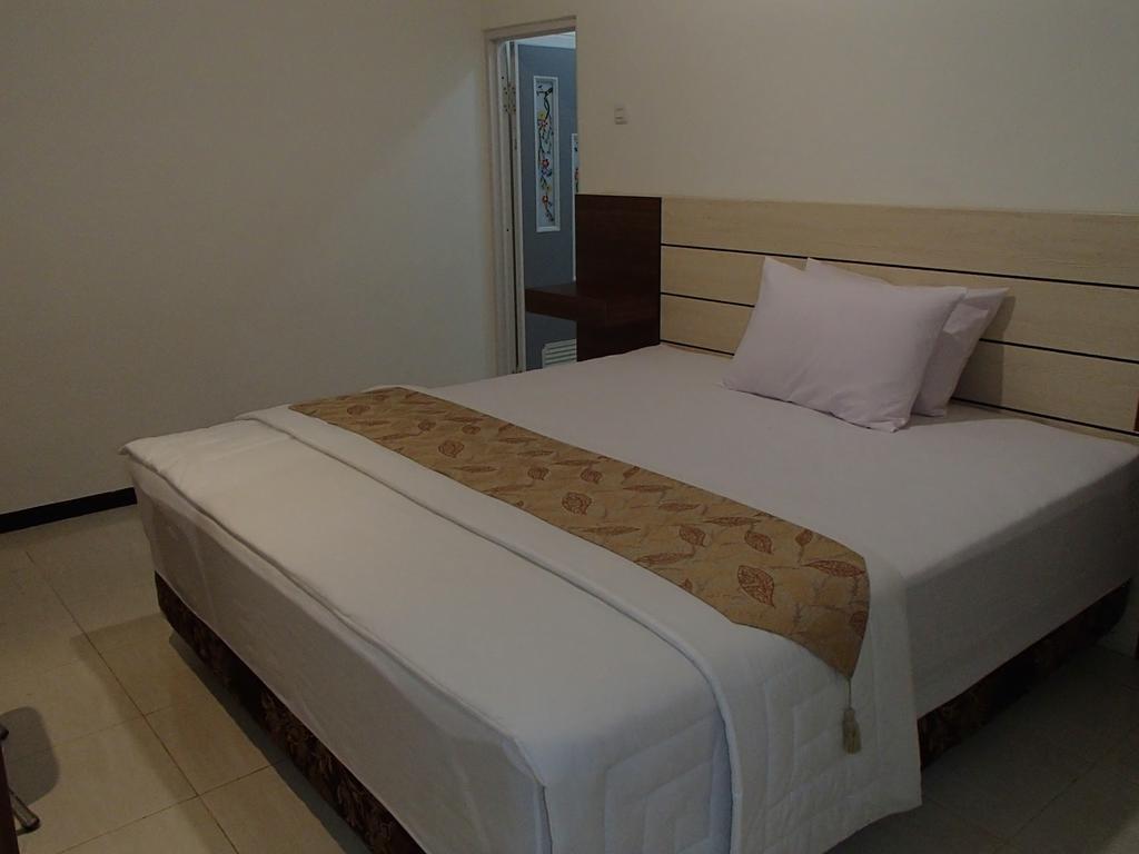 Shakila Guest House Malang Room photo